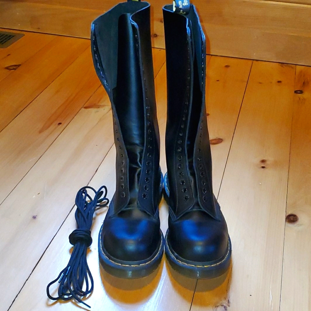 Dr. Martens 1492 20 Eyelet Steel Toe Boot Black